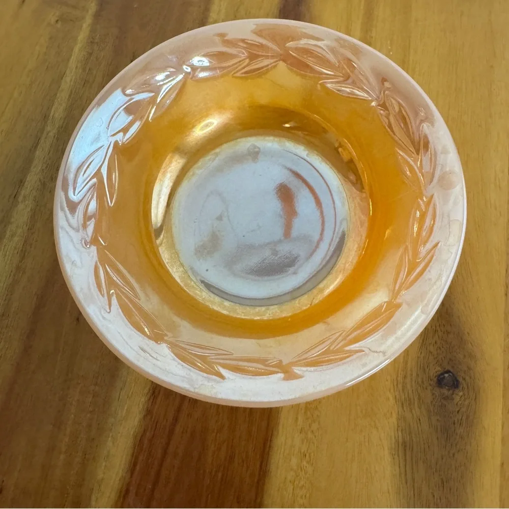 Fire King peach luster‎ Laurel bowl